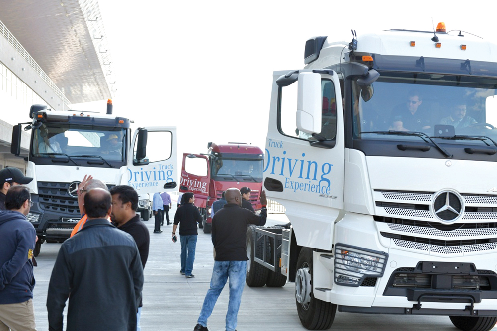 مشاركون في التجربة