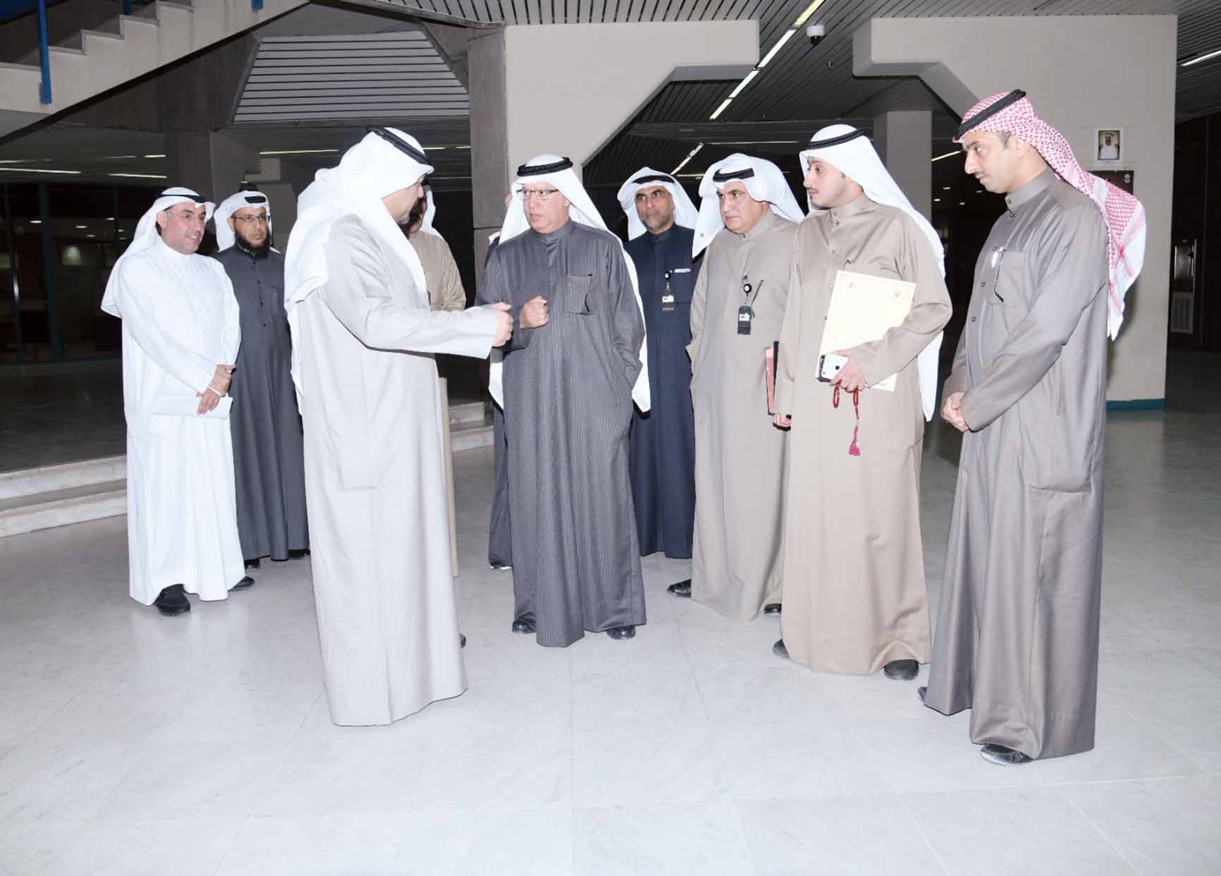 u0627u0644u0648u0632u064au0631 u0627u0644u062du0631u064au0635 u062eu0644u0627u0644 u062cu0648u0644u0629 u0641u064a u0627u0644u0645u0624u0633u0633u0629