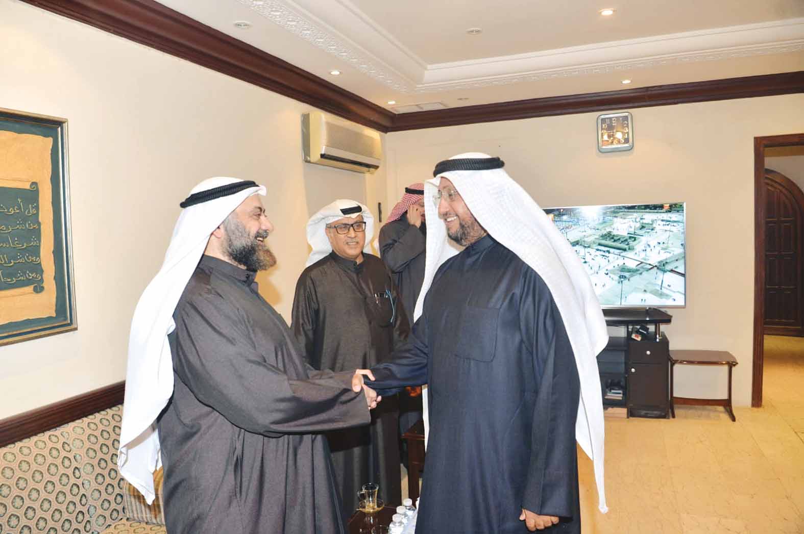 u0639u0645u0627u0631 u0627u0644u0639u062cu0645u064a u064au0647u0646u0626 u0627u0644u0637u0628u0637u0628u0627u0626u064a u0628u062eu0631u0648u062cu0647 u0645u0646 u0627u0644u0633u062cu0646t (u062au0635u0648u064au0631 u0646u0627u064au0641 u0627u0644u0639u0642u0644u0629)