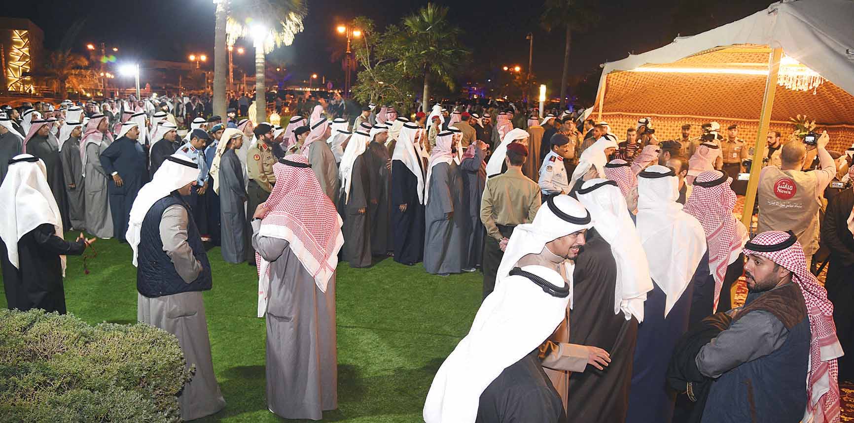 الخيمة احتضنت الجميع 	