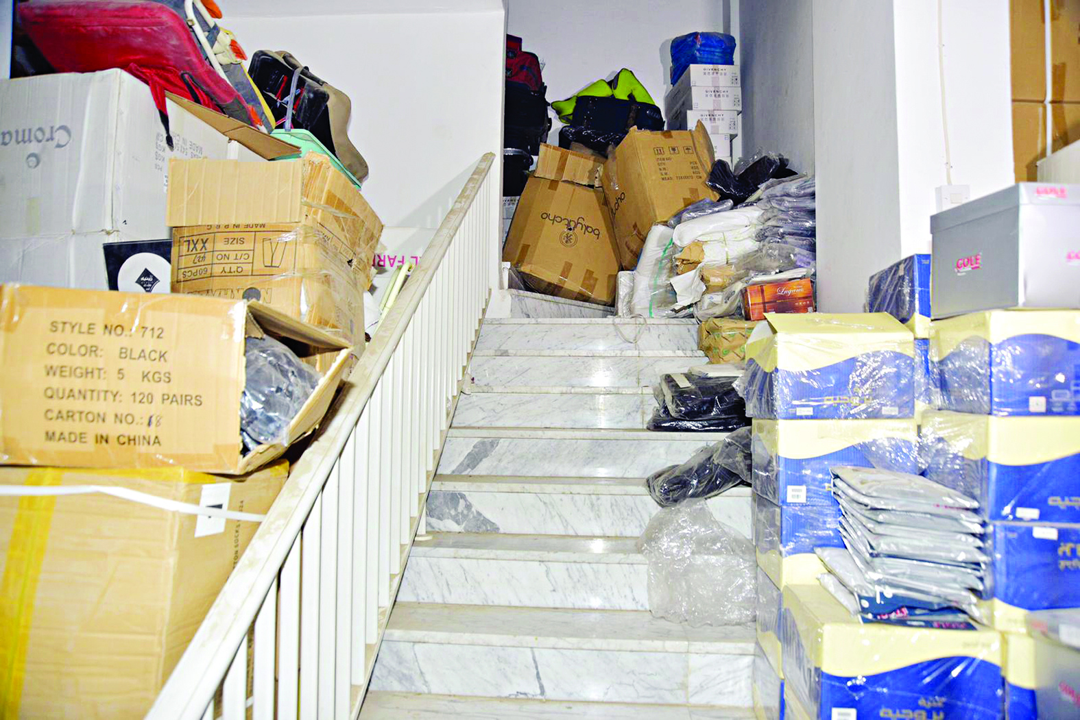 سوء تخزين بضائع أعاق عمل الإطفائيين