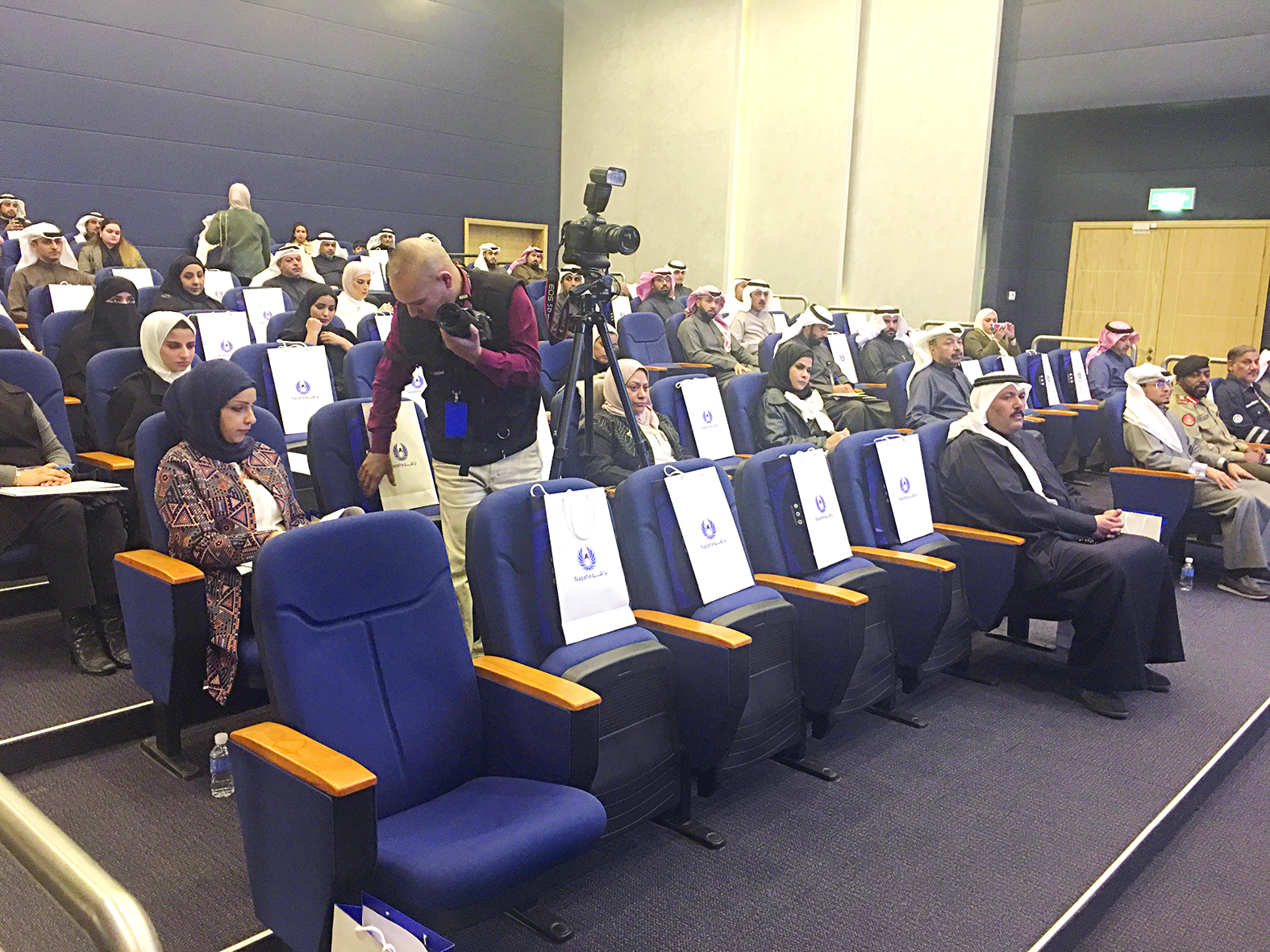 جانب من الحضور 