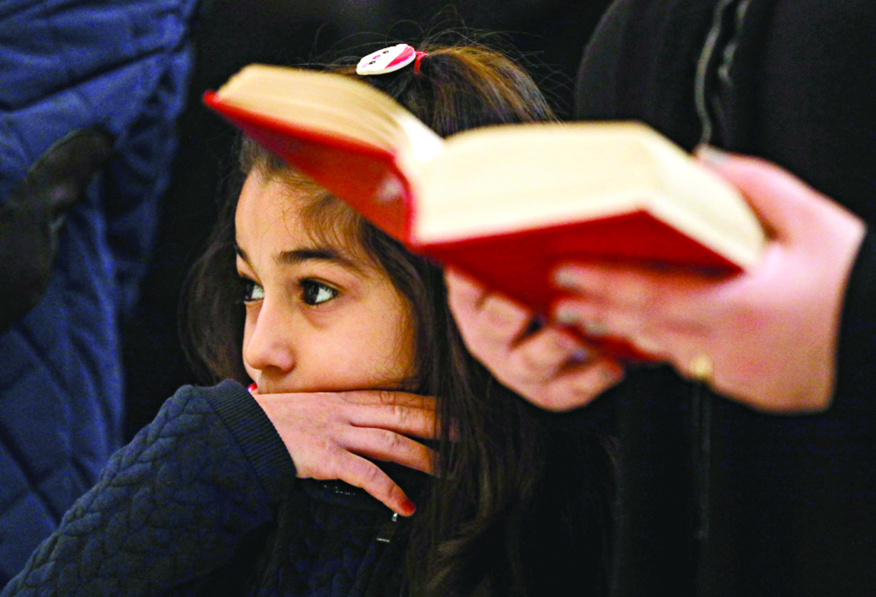 u0637u0641u0644u0629 u062au0633u062au0645u0639 u0625u0644u0649 u0642u062fu0627u0633 u0627u0644u0645u064au0644u0627u062f u0641u064a u0643u0627u062au062fu0631u0627u0626u064au0629 u0645u0627u0631 u062cu0627u0648u0631u062cu064au0648u0633 u0627u0644u0645u0627u0631u0648u0646u064au0629 u0648u0633u0637 u0628u064au0631u0648u062a u0623u0645u0633t (u0623 u0641 u0628)