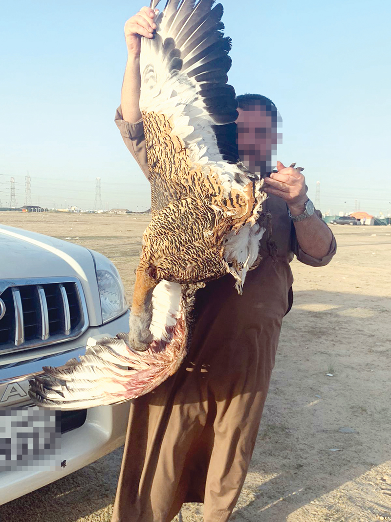 ...و متباهياً بصيده