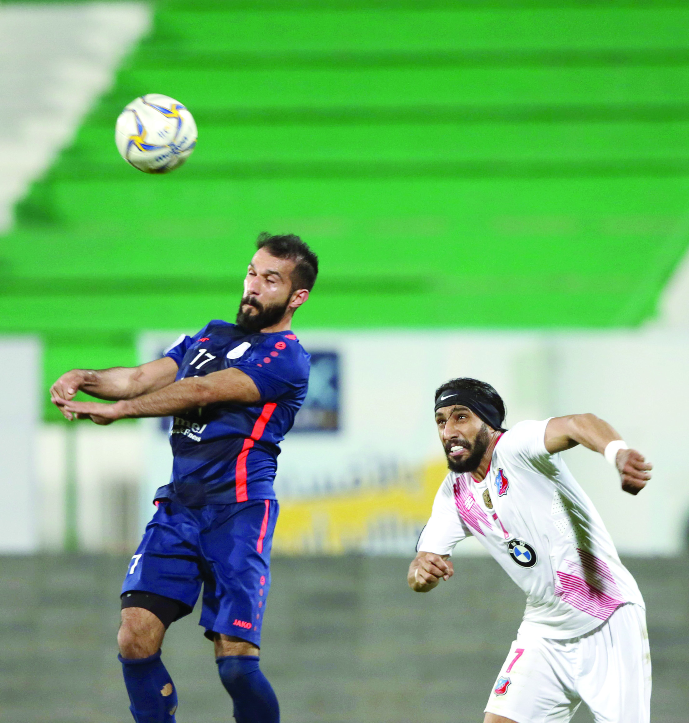 u0644u0627u0639u0628 u00abu0627u0644u0643u0648u064au062au00bb u0641u0647u062f u0627u0644u0639u0646u0632u064a u0633u062cu0651u0644 u0627u0644u0647u062fu0641 u0627u0644u0623u0648u0644                          t (u0627u0644u0623u0632u0631u0642 u062fu0648u062a u0643u0648u0645)