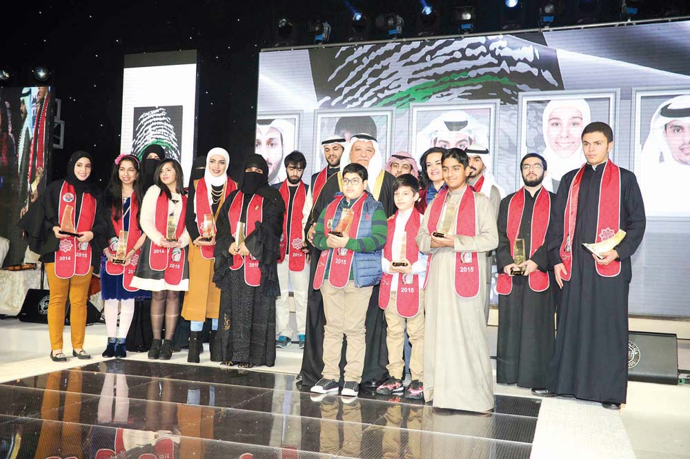 u0645u0643u062au0628 u0627u0644u0634u0647u064au062f u064au0648u0627u0635u0644 u0631u0639u0627u064au062au0647 u0644u0623u0628u0646u0627u0621 u0627u0644u0634u0647u062fu0627u0621