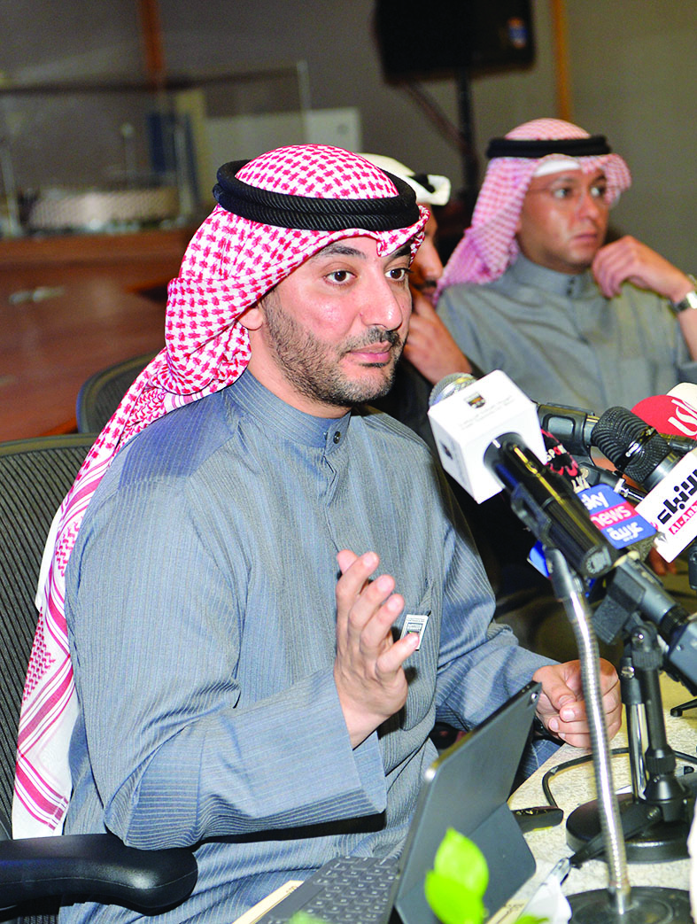 u0635u0642u0631 u0627u0644u0645u0644u0627 u0645u062au062du062fu062bu0627u064b u062eu0644u0627u0644 u0627u0644u0645u0624u062au0645u0631 u0627u0644u0635u062du0627u0641u064a t(u062au0635u0648u064au0631 u0646u0627u064au0641 u0627u0644u0639u0642u0644u0629)