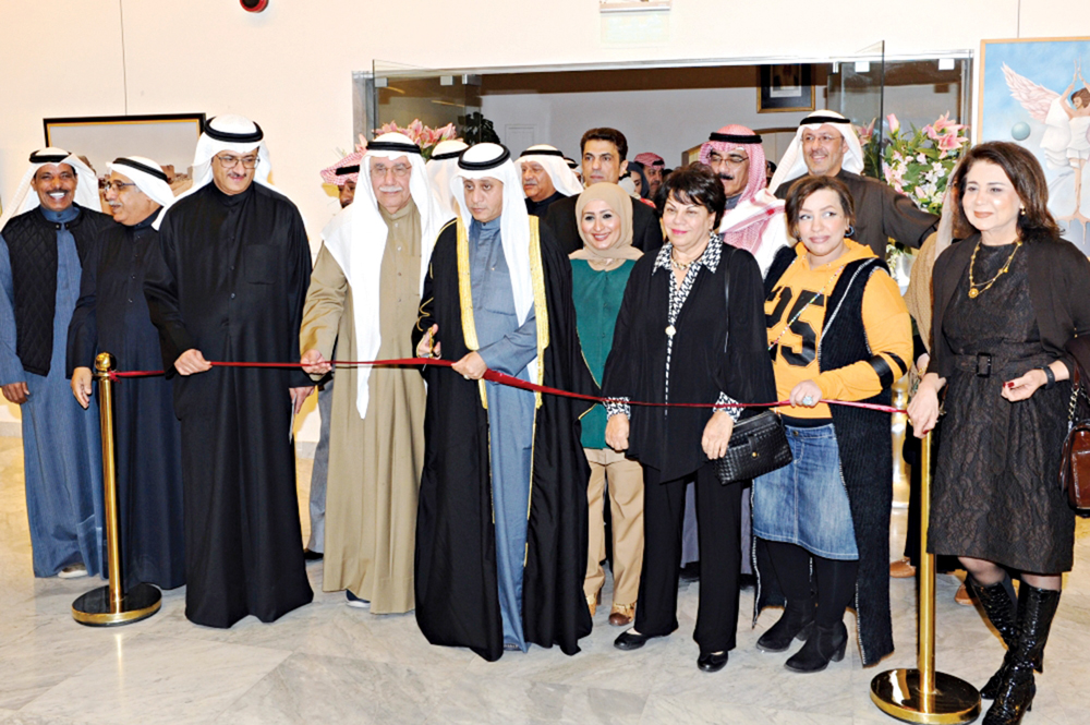 u0627u0644u062fu0648u064au0634 u0648u0627u0644u0628u062du0631 u0648u0641u0646u0627u0646u0648 u0627u0644u0645u0631u0633u0645 u0627u0644u062du0631 u0641u064a u0627u0641u062au062au0627u062d u0627u0644u0645u0639u0631u0636