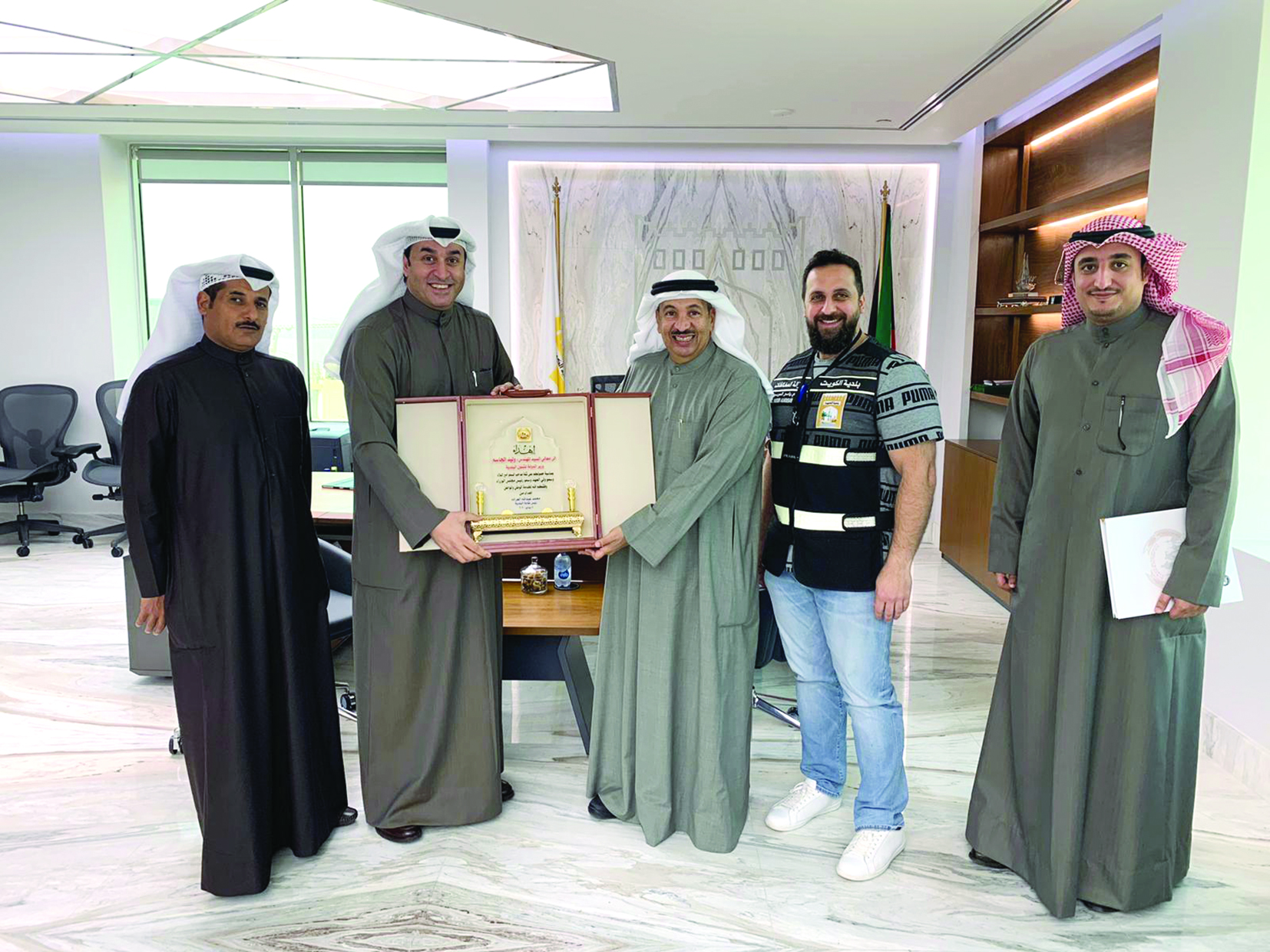 u0627u0644u0639u0631u0627u062fu0629 u0645u0642u062fu0645u0627u064b u062fu0631u0639u0627u064b u062au0630u0643u0627u0631u064au0629 u0644u0648u0632u064au0631 u0627u0644u0628u0644u062fu064au0629 u0628u062du0636u0648u0631 u0645u0645u062bu0644u064a u0627u0644u0646u0642u0627u0628u0629 