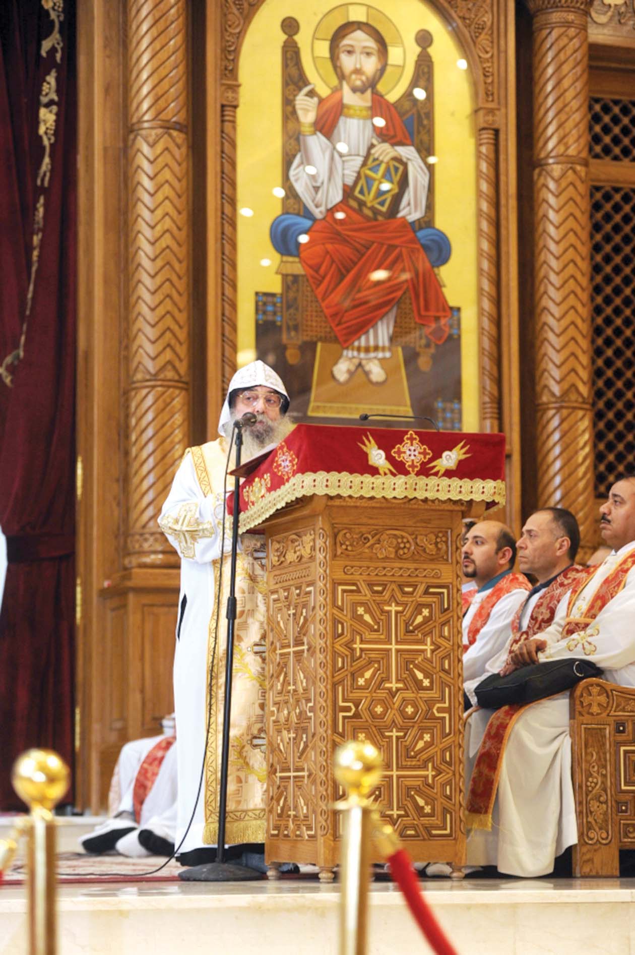 القمص بيجول يلقي كلمة القداس