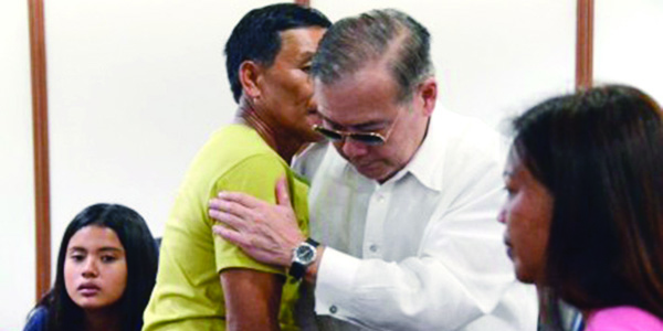 u0648u0632u064au0631 u062eu0627u0631u062cu064au0629 u0627u0644u0641u064au0644u0628u064au0646 u0645u0633u062au0642u0628u0644u0627u064b u0623u0633u0631u0629 u0627u0644u0639u0627u0645u0644u0629 u0627u0644u0645u0646u0632u0644u064au0629 u0627u0644u0642u062au064au0644u0629 