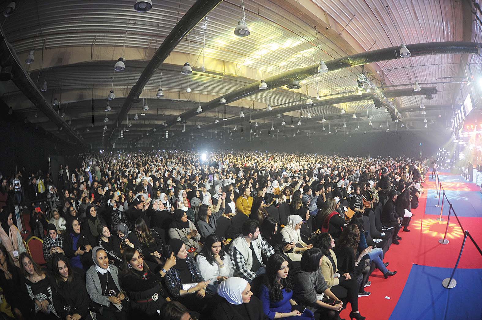 حضور جماهيري لافت