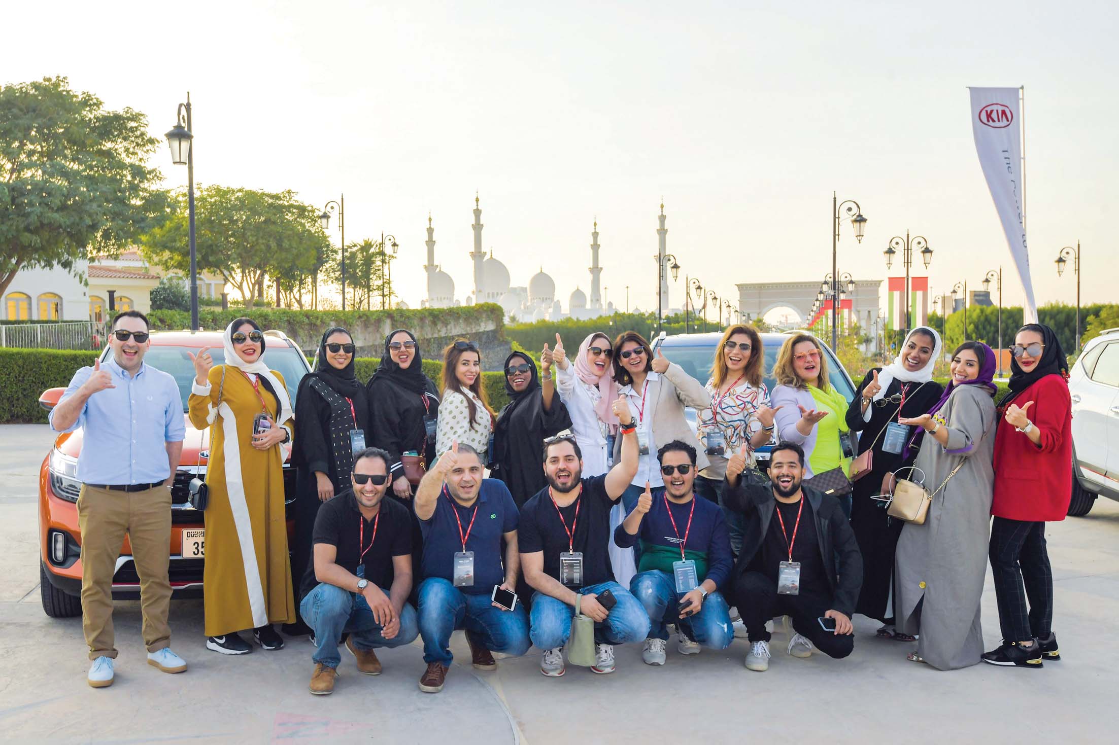 عدد من الصحافيين المشاركين في اختبار القيادة 