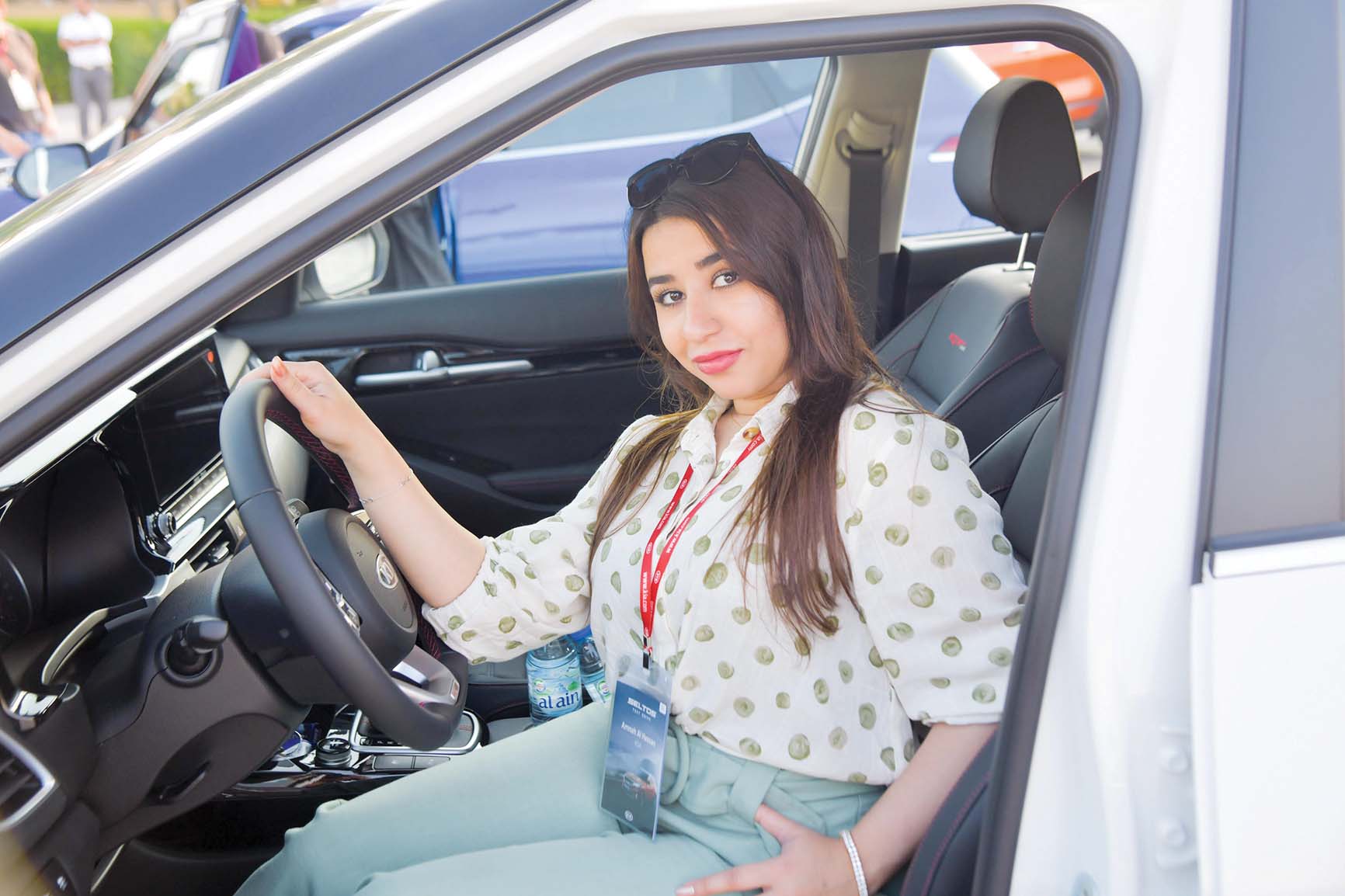 مقود «سيلتوس» بأيدي صحافية 