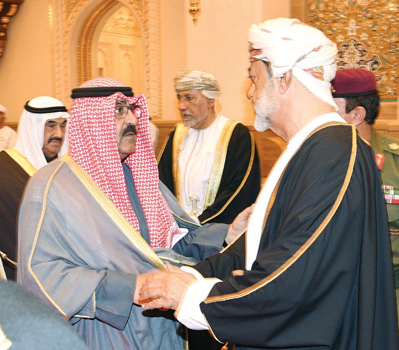 مشعل الأحمد معزياً