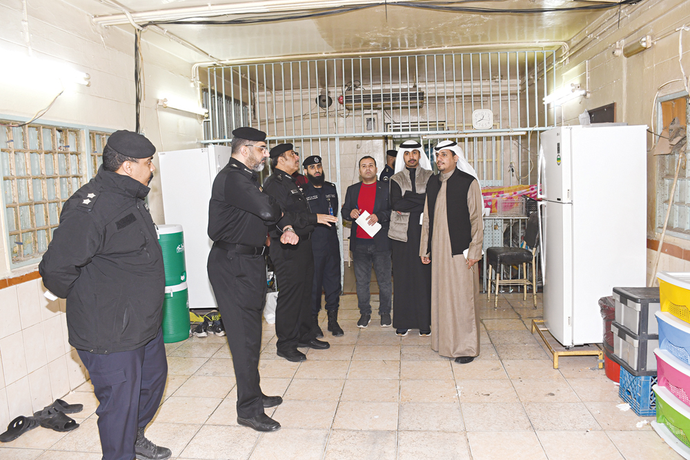 اللواء الزعبي يشرح للإعلاميين واقع السجن