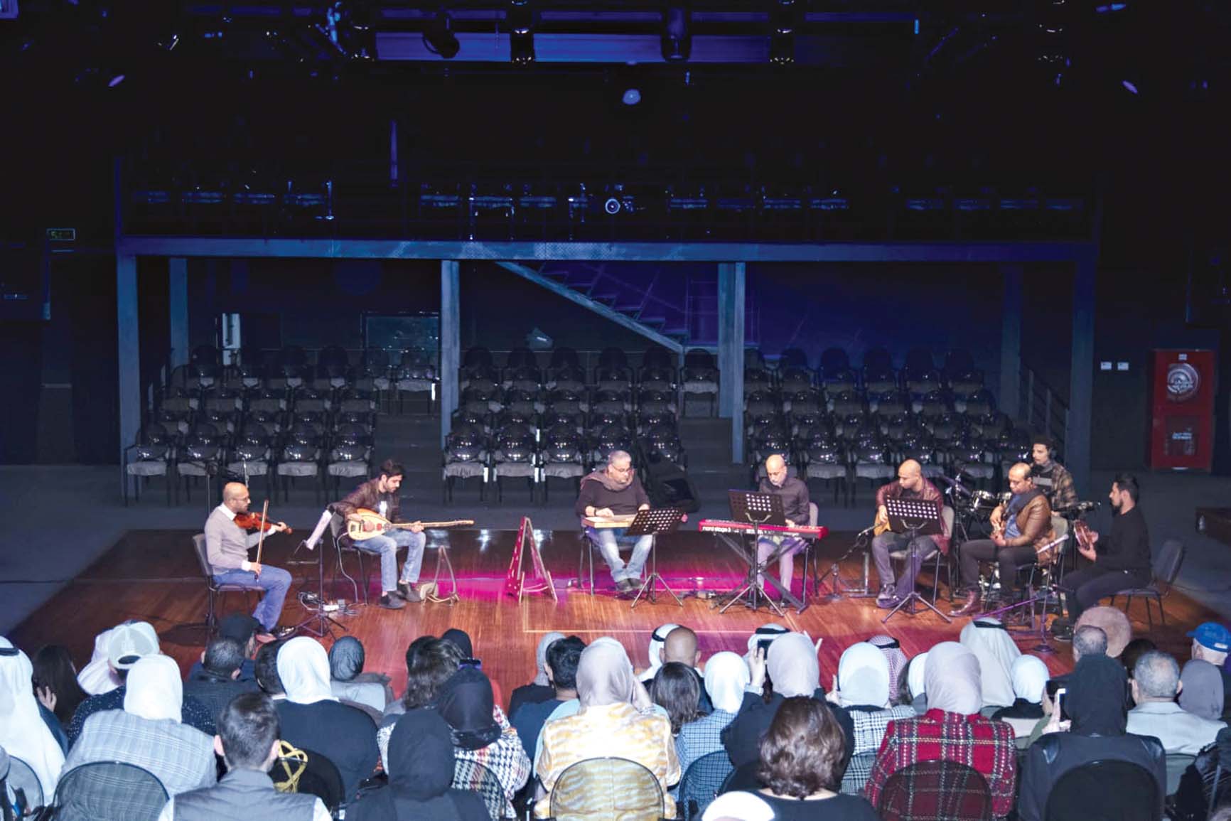 u0627u0644u0628u0644u0648u0634u064a... u064au0639u0632u0641 u0639u0644u0649 u0627u0644u0642u0627u0646u0648u0646 