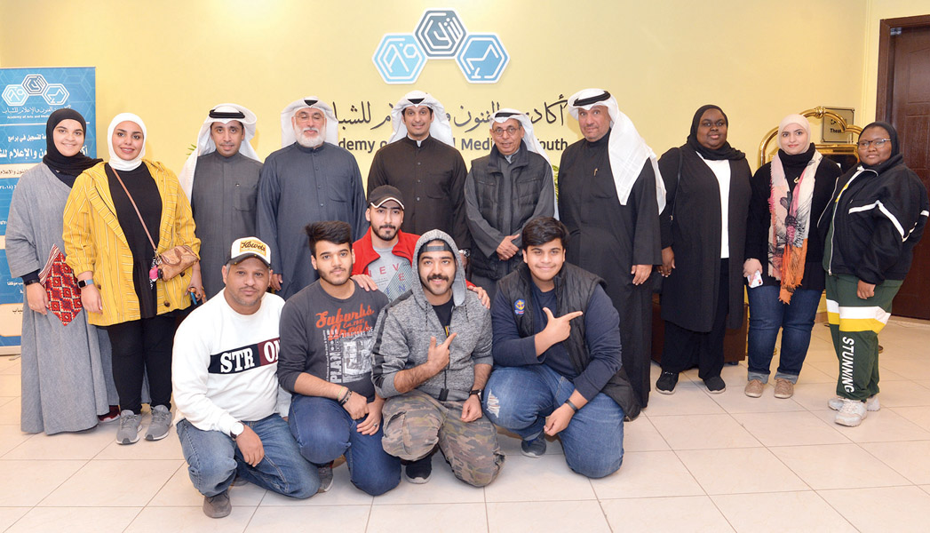 u0627u0644u0645u0637u064au0631u064a u0645u062au0648u0633u0637u0627u064b u0627u0644u0641u0631u0642 u0627u0644u0645u0634u0627u0631u0643u0629 u0641u064a u0627u0644u0628u0631u0646u0627u0645u062c         t              (u062au0635u0648u064au0631 u0646u0627u064au0641 u0627u0644u0639u0642u0644u0629)