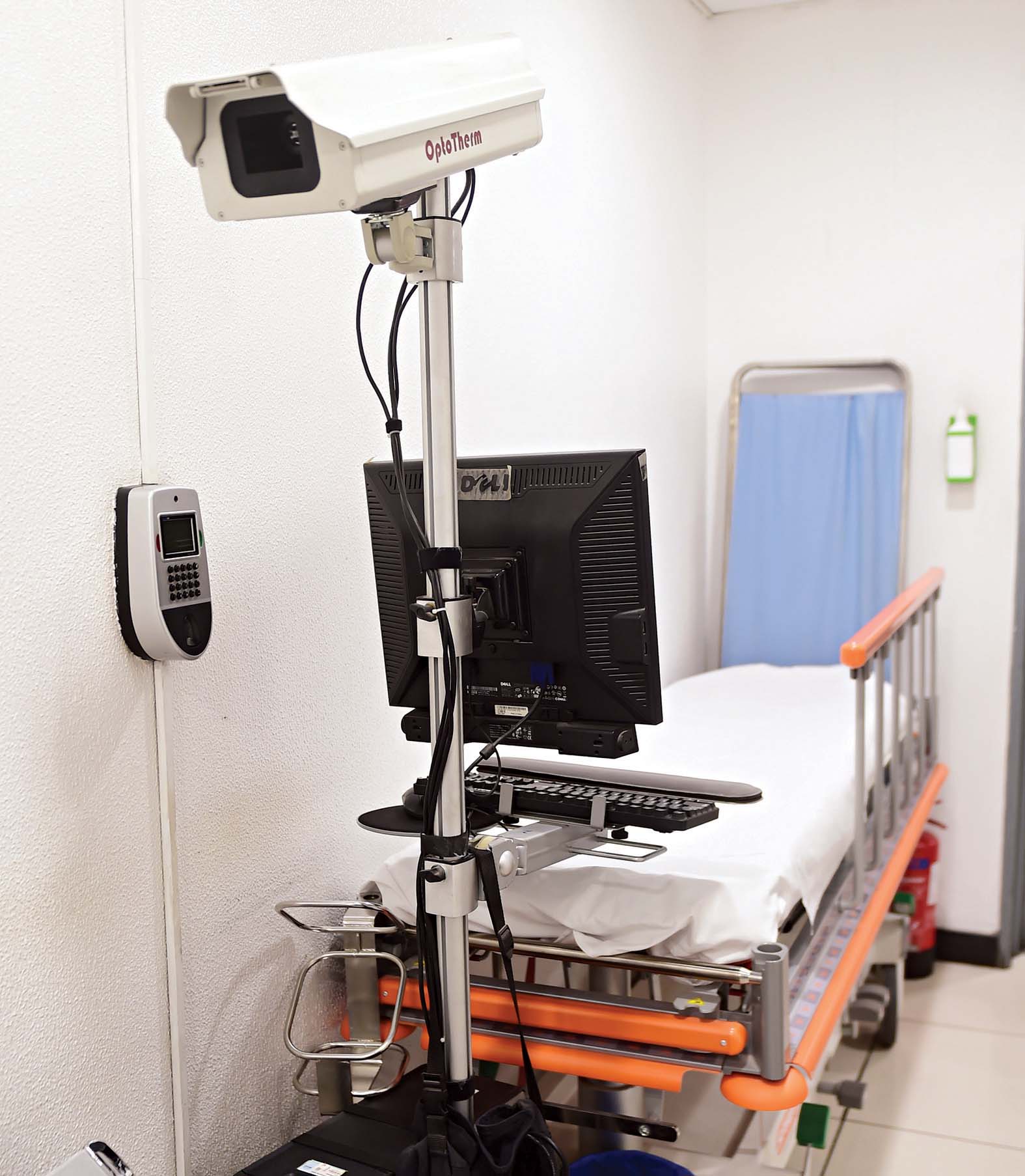 عيادة المطار مزودة بأحدث الأجهزة