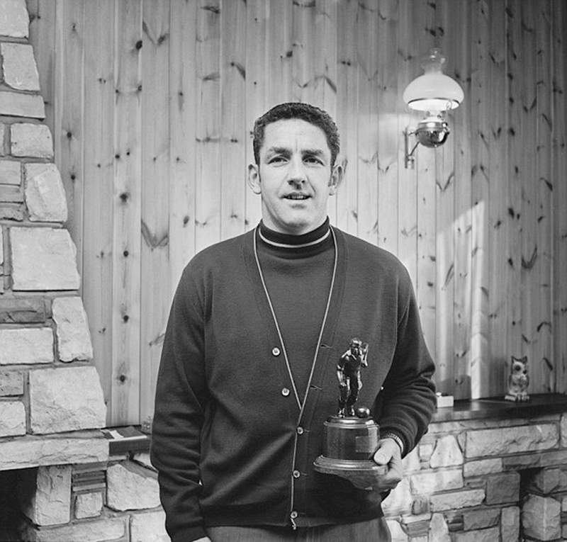 مكاي يحمل جائزة أفضل لاعب في إنكلترا للموسم 1968-1969