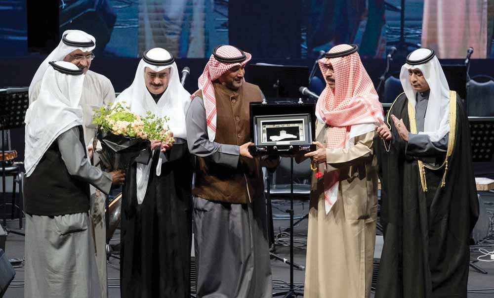 u064au0648u0633u0641 u0646u0627u0635u0631 u064au062au0633u0644u0651u0645 u062au0643u0631u064au0645u0647