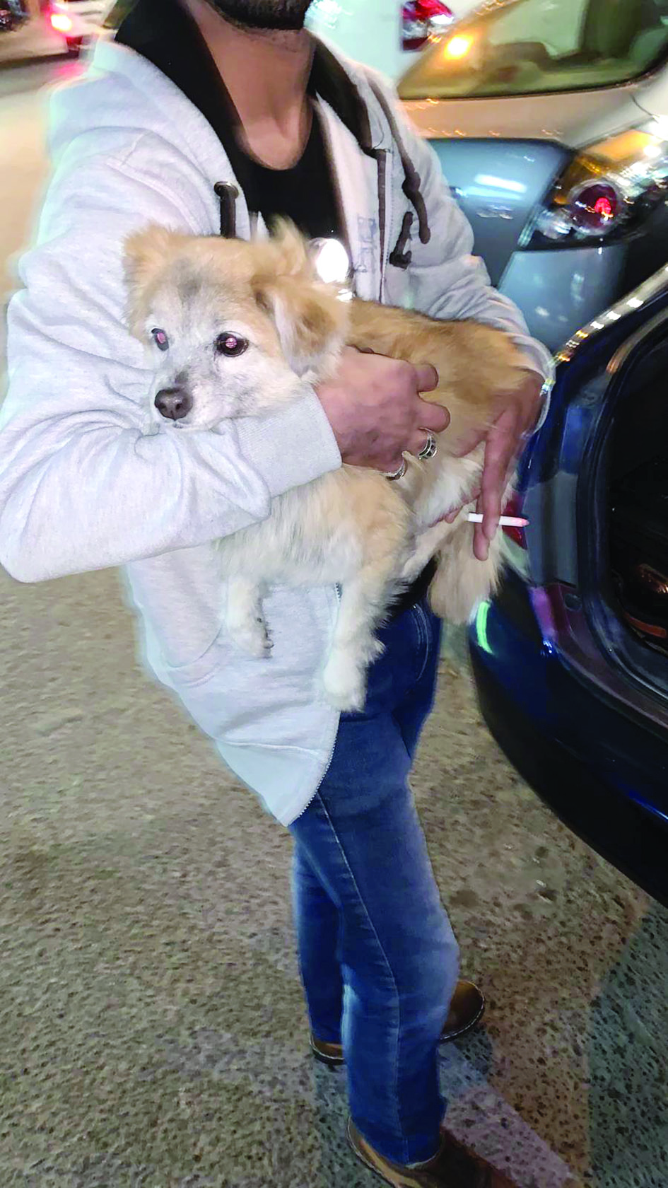 ... وعبدالعزيز محتضناً إياه 