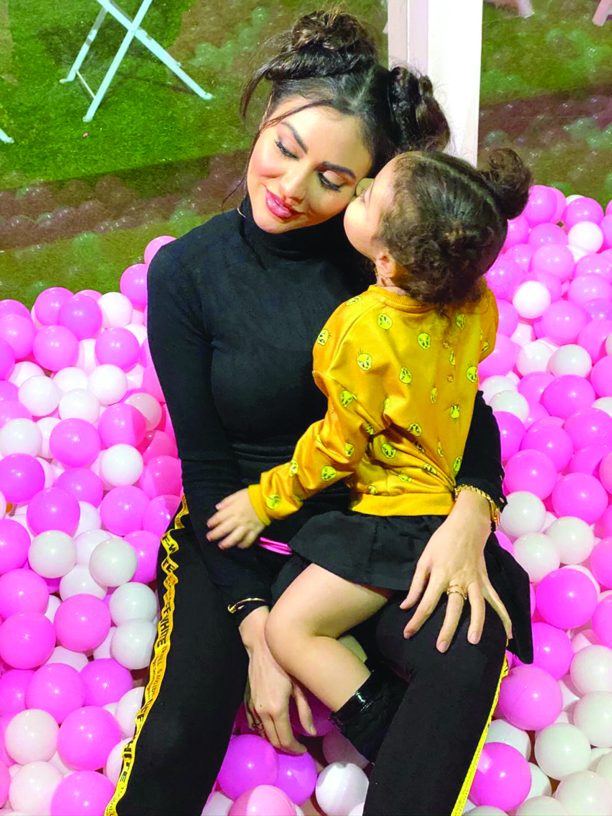 u0645u0631u064au0645 u062du0633u064au0646 u0645u0639 u0627u0628u0646u062au0647u0627 