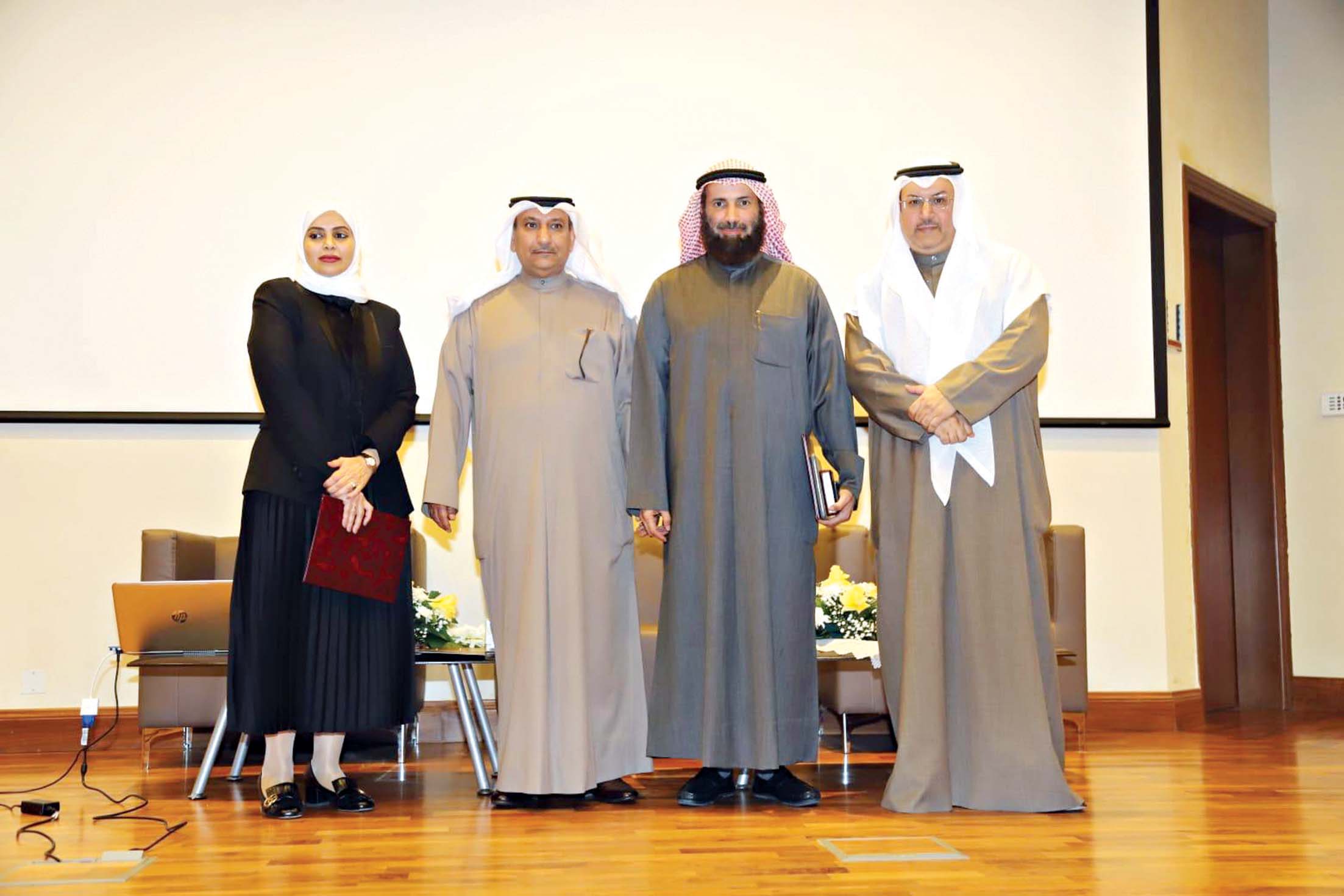 u0646u0627u064au0641 u0627u0644u0639u062cu0645u064a u0645u062au0648u0633u0637u0627u064b u0627u0644u062bu0648u064au0645u0631 u0648u0628u0648u0635u0644u064au0628 u0648u062du064au0627u0629 u0627u0644u0641u0636u0644u064a