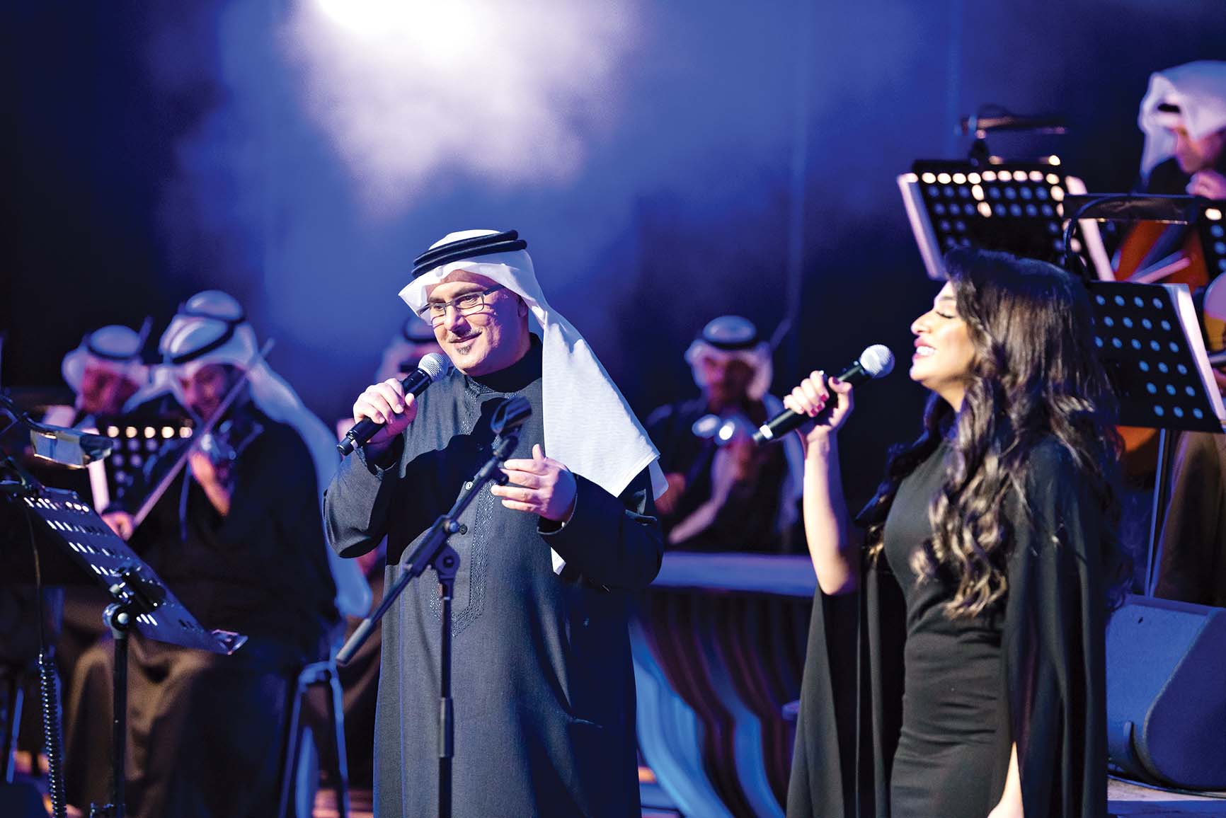 ولاء الصراف إلى جانب الشيخ