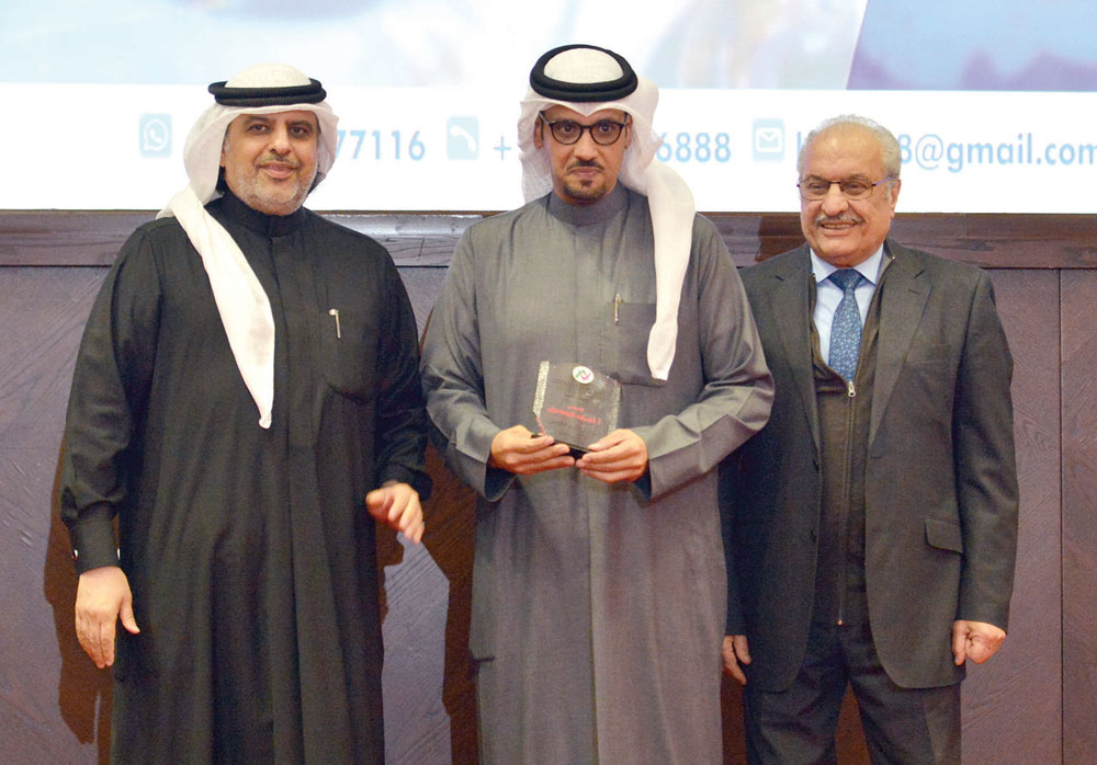 تكريم الزميل أحمد العنزي 