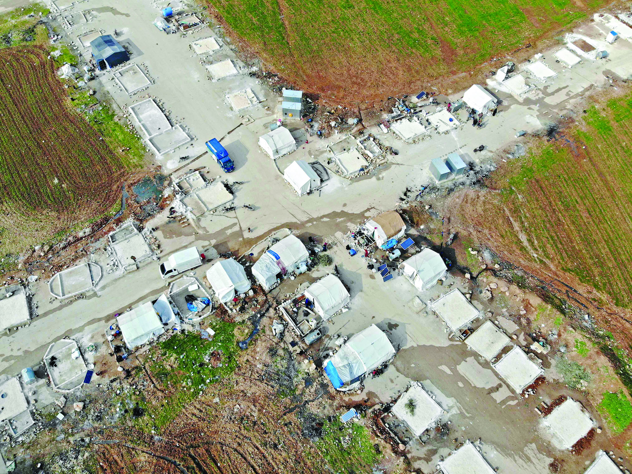 u0646u0627u0632u062du0648u0646 u0633u0648u0631u064au0648u0646 u064au062du0632u0645u0648u0646 u0623u0645u062au0639u062au0647u0645 u0644u0645u063au0627u062fu0631u0629 u0645u062eu064au0645 u0644u0644u0646u0627u0632u062du064au0646 u0639u0644u0649 u0623u0637u0631u0627u0641 u0645u062fu064au0646u0629 u0628u0646u0634 u0641u064a u0645u062du0627u0641u0638u0629 u0625u062fu0644u0628t (u0623 u0641 u0628)