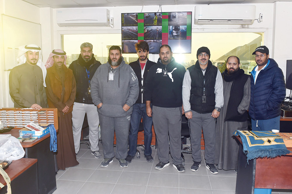 فريق القوى العاملة مع الزميل نايف كريم 