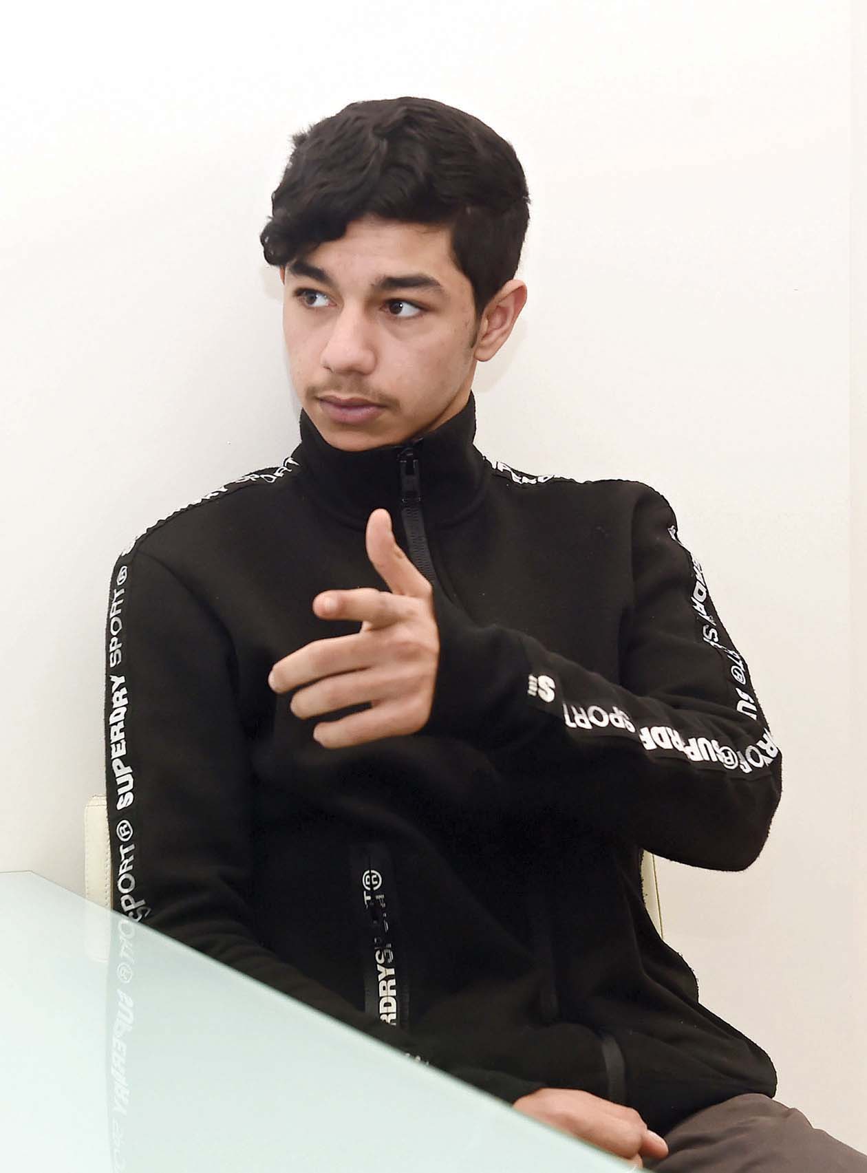 شَهَروا السلاح بوجهي 