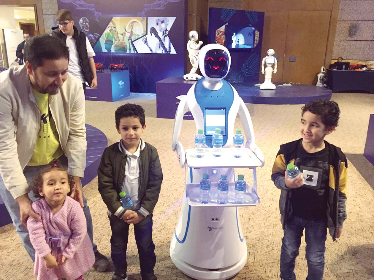 ... وآخر يوزع المياه