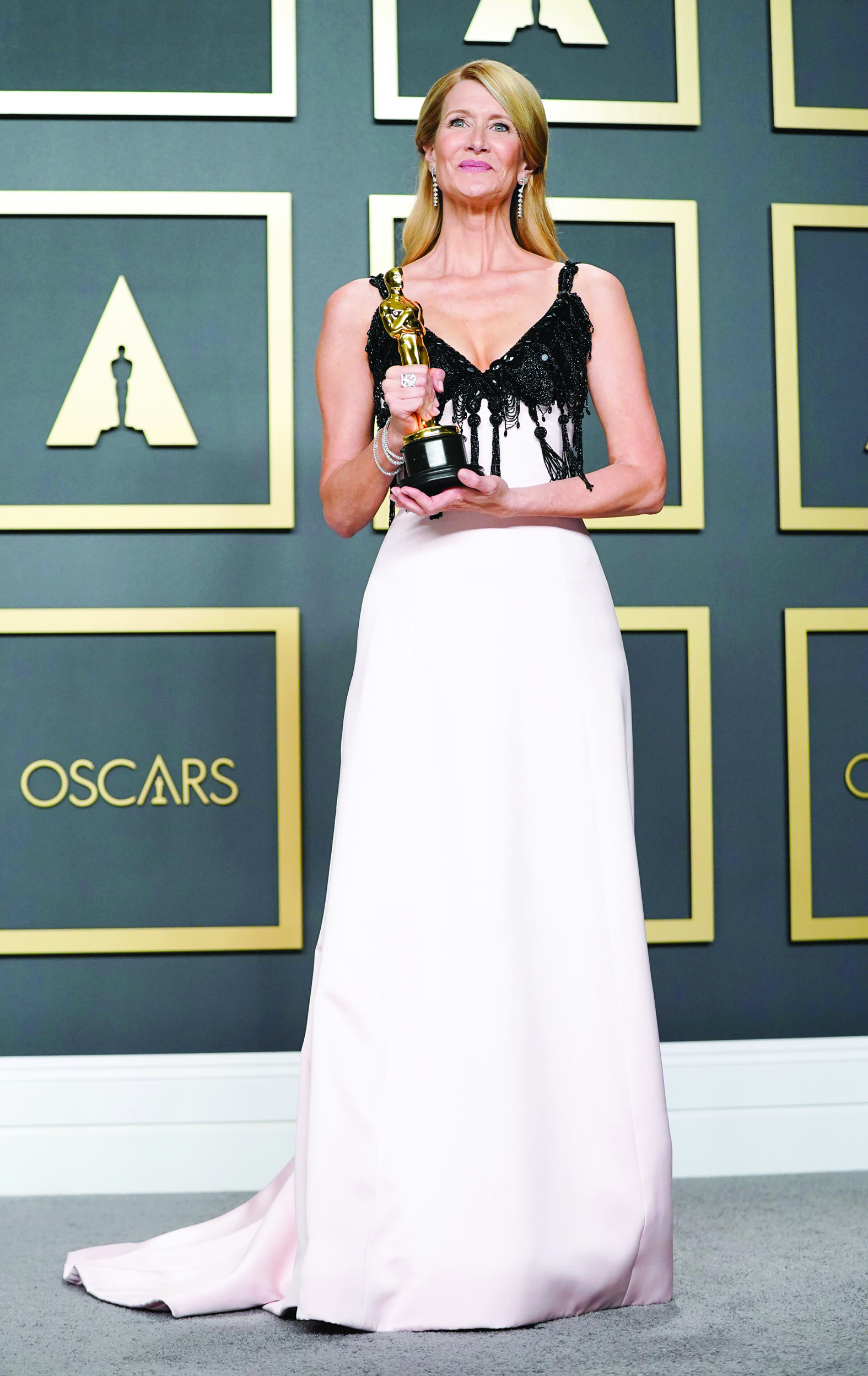 لورا ديرن... أفضل ممثلة مساعدة