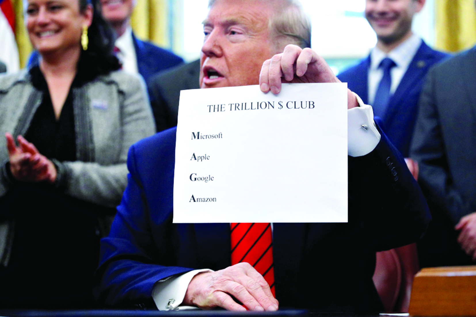 u062au0631u0627u0645u0628 u064au0631u0641u0639 u0648u0631u0642u0629 u0639u0644u064au0647u0627 u0623u0633u0645u0627u0621 u0634u0631u0643u0627u062a u0623u0645u064au0631u0643u064au0629 u062au0632u064au062f u0623u0635u0648u0644u0647u0627 u0639u0644u0649 u062au0631u064au0644u064au0648u0646 u062fu0648u0644u0627u0631 u062eu0644u0627u0644 u062du0641u0644 u062au0648u0642u064au0639 u0644u0642u0627u0646u0648u0646 u062fu0639u0645 u00abu0627u0644u0645u062du0627u0631u0628u064au0646 u0627u0644u0642u062fu0627u0645u0649u00bb u0641u064a u0627u0644u0628u064au062a u0627u0644u0623u0628u064au0636t (u0631u0648u064au062au0631u0632)