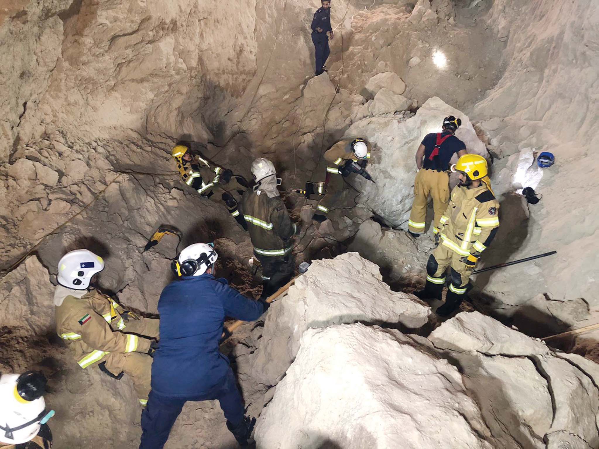 جهود مضنية للعثور على المفقودين