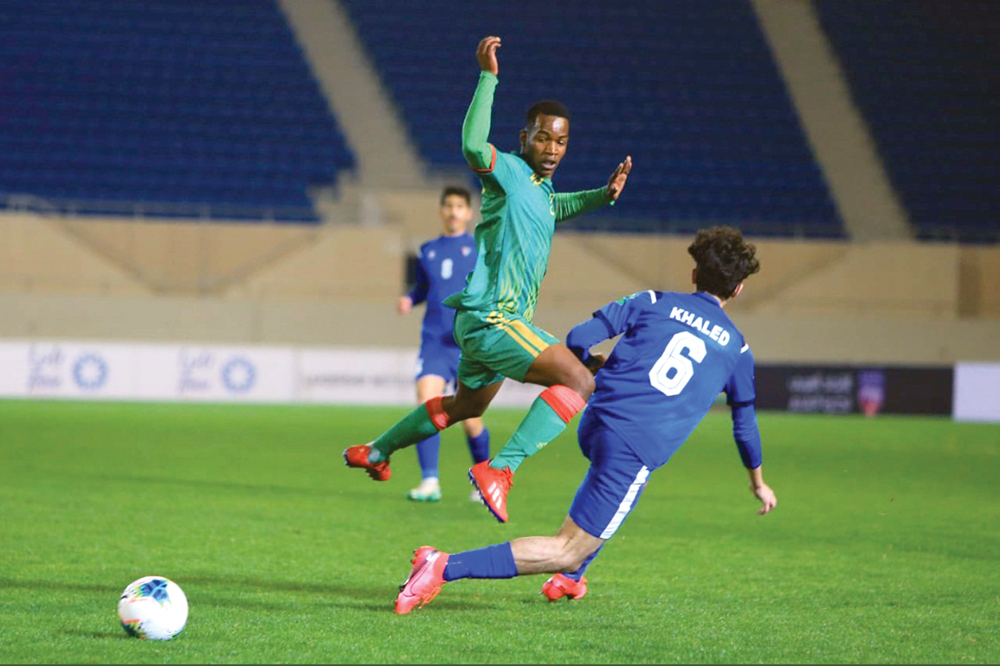 u0646u062cu0645 u00abu0623u0632u0631u0642 u0627u0644u0634u0628u0627u0628u00bb u062eu0627u0644u062f u0627u0644u0641u0636u0644u064a u0645u062du0627u0648u0644u0627u064b u0642u0637u0639 u0627u0644u0643u0631u0629 u0645u0646 u0623u0645u0627u0645 u0644u0627u0639u0628 u0645u0648u0631u064au062au0627u0646u064a