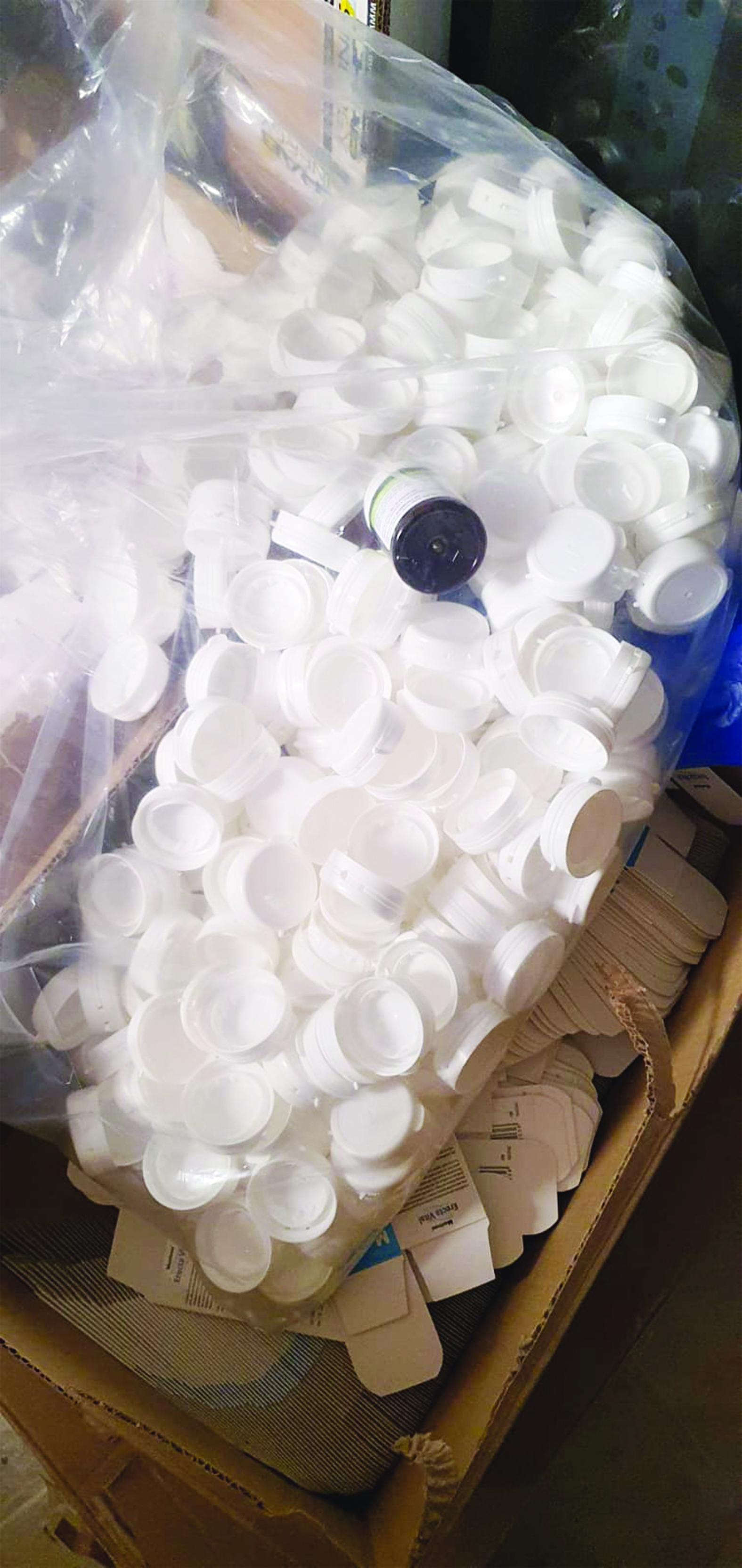 أغطية مخصصة للعبوات الجديدة بعد تعبئتها