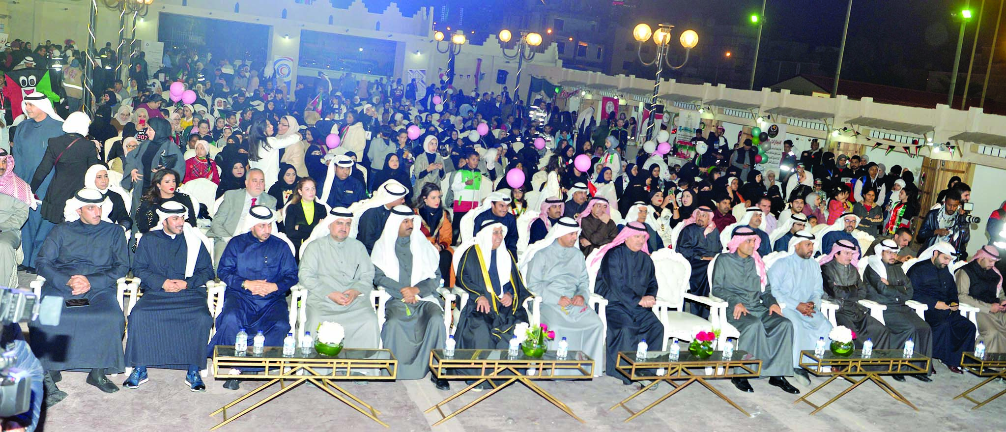 u062cu0627u0646u0628 u0645u0646 u0627u0644u062du0636u0648u0631t(u062au0635u0648u064au0631 u0646u0627u064au0641 u0627u0644u0639u0642u0644u0629) 