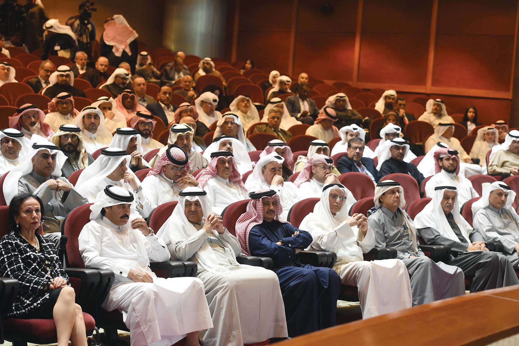 u0643u0628u0627u0631 u0627u0644u062du0636u0648u0631 u0641u064a u0627u0641u062au062au0627u062d u0627u0644u0645u0644u062au0642u0649 u0648u064au0628u062fu0648 u0627u0644u0648u0632u0627u0646 u0648u0622u0644 u062bu0627u0646u064a