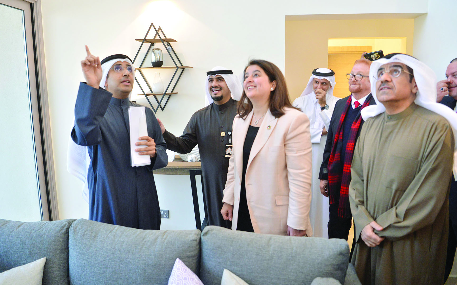 u0627u0644u0641u0627u0631u0633 u062au0633u062au0645u0639 u0625u0644u0649 u0634u0631u062d u0644u0645u0648u0627u0635u0641u0627u062a u00abu0627u0644u0628u064au062a u0627u0644u0630u0643u064au00bbt(u062au0635u0648u064au0631 u0646u0627u064au0641 u0627u0644u0639u0642u0644u0629) 