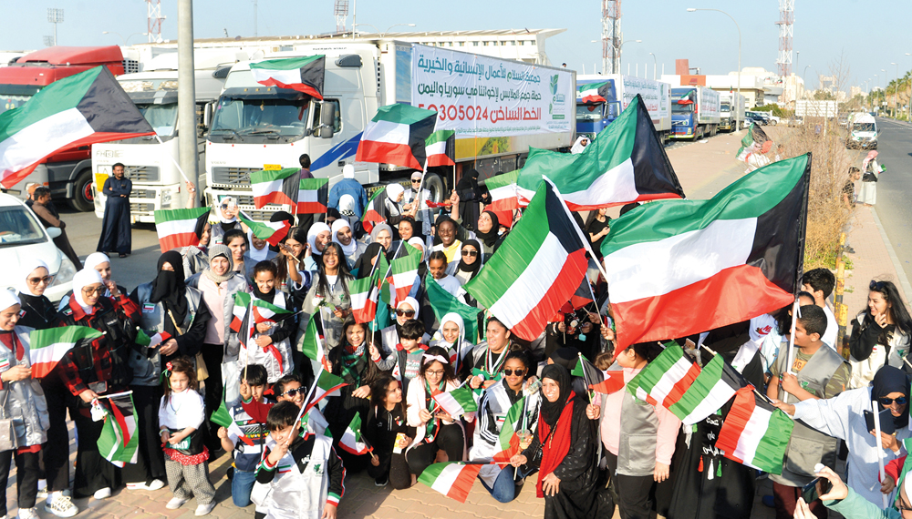 فرحة غامرة بانطلاق الشاحنات