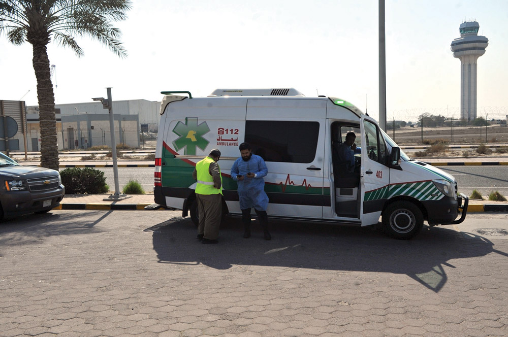 سيارة إسعاف في المطار	 