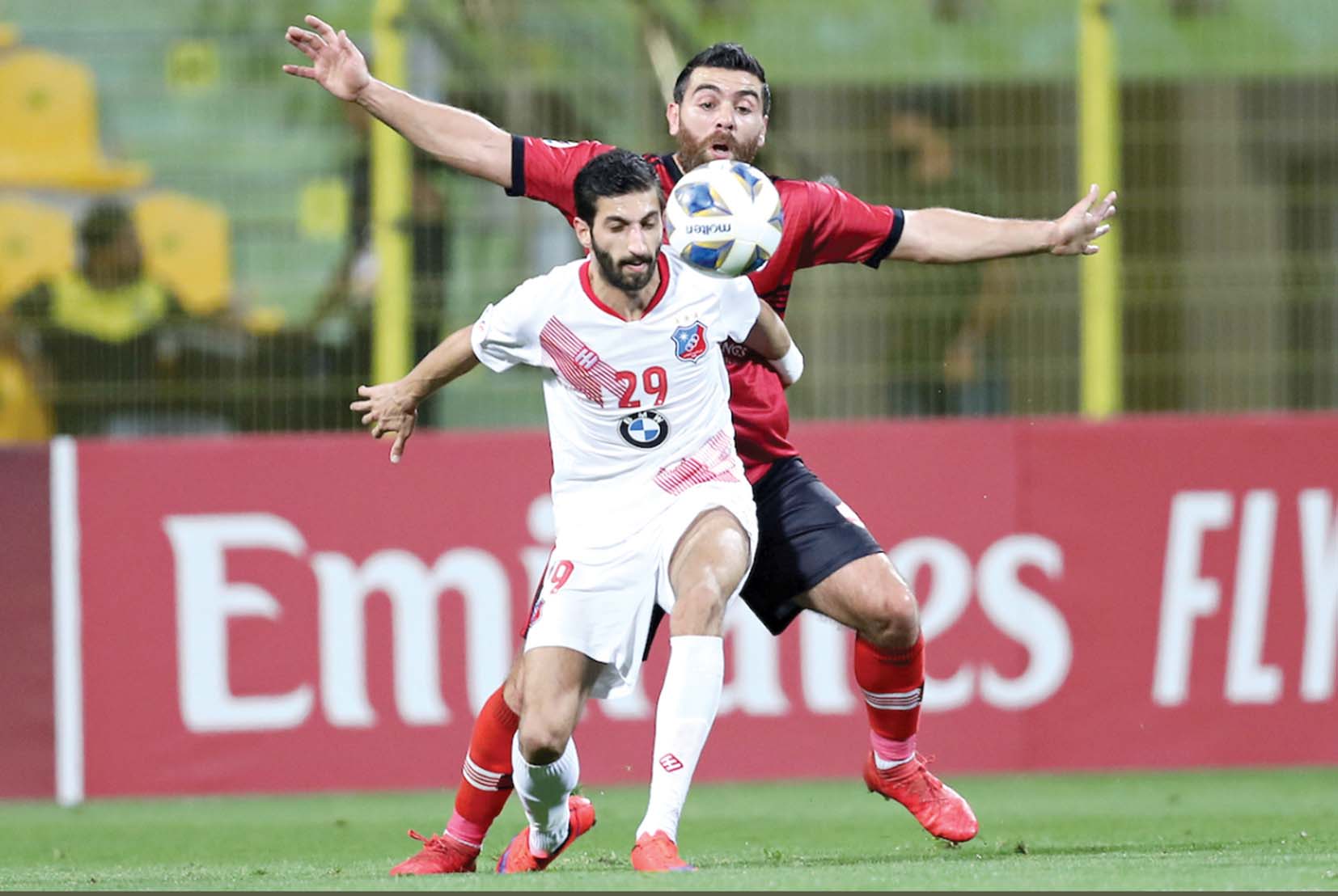 u0627u0644u0632u0646u0643u064a u0646u062cu0645 u00abu0627u0644u0643u0648u064au062au00bb u0641u064a u0635u0631u0627u0639 u0639u0644u0649 u0627u0644u0643u0631u0629 u0645u0639 u0623u062du062f u0644u0627u0639u0628u064a u0627u0644u0648u062bu0628u0629     t            (u0645u0648u0642u0639 u0627u0644u0627u062au062du0627u062f u0627u0644u0622u0633u064au0648u064a)