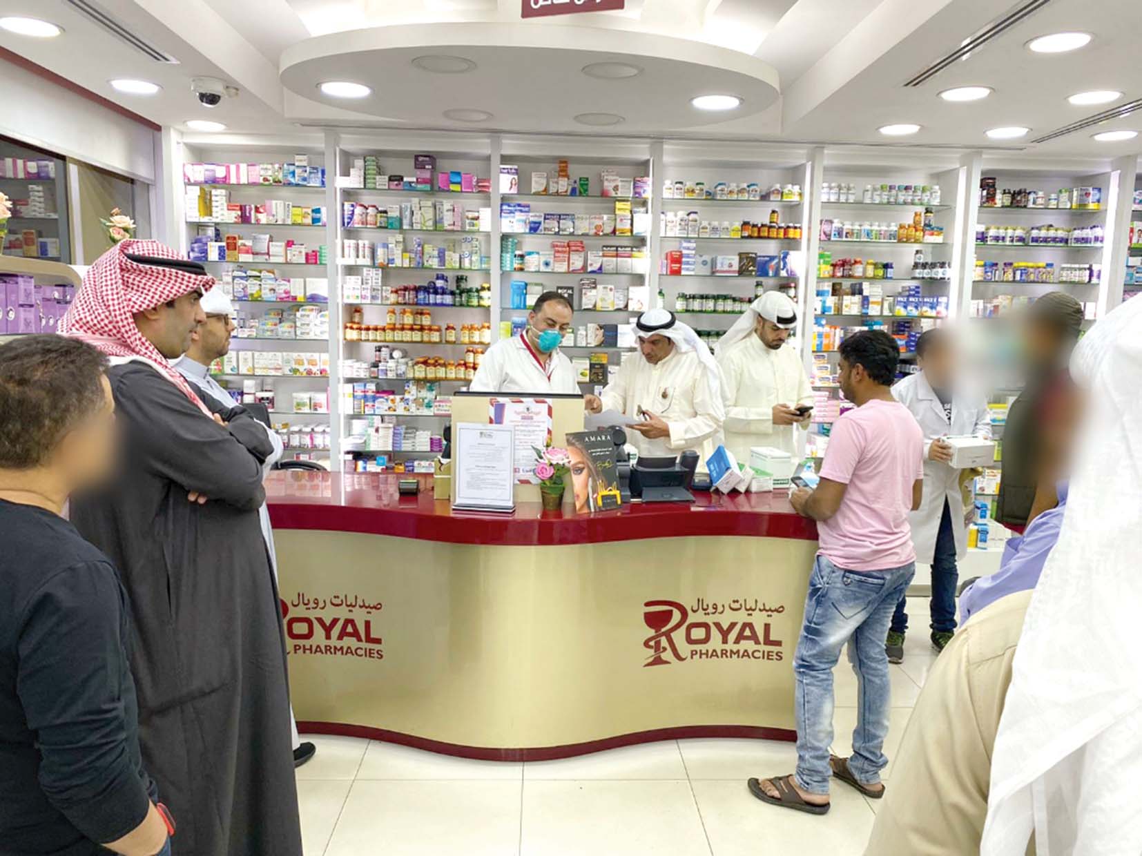 الروضان يشرف على إحدى الجولات التفتيشية للصيدليات