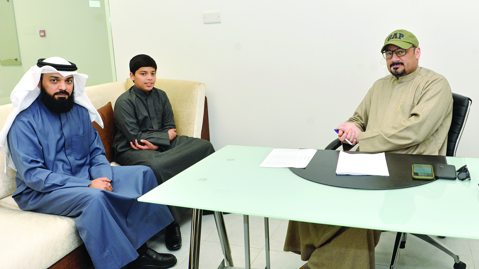 u062du0633u0646 u0627u0644u0639u0627u0632u0645u064a u0648u0646u062cu0644u0647 u0645u0639 u0627u0644u0632u0645u064au0644 u0646u0627u0635u0631 u0627u0644u0641u0631u062du0627u0646 u0641u064a u00abu0627u0644u0631u0627u064au00bb 