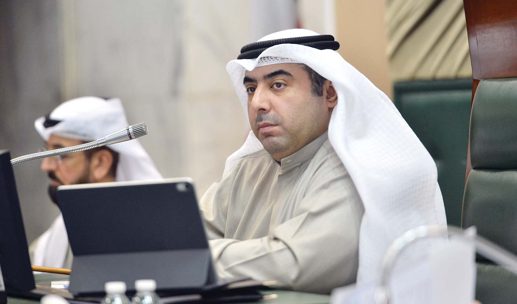 العتيبي خلال الجلسة الرئيسية	 