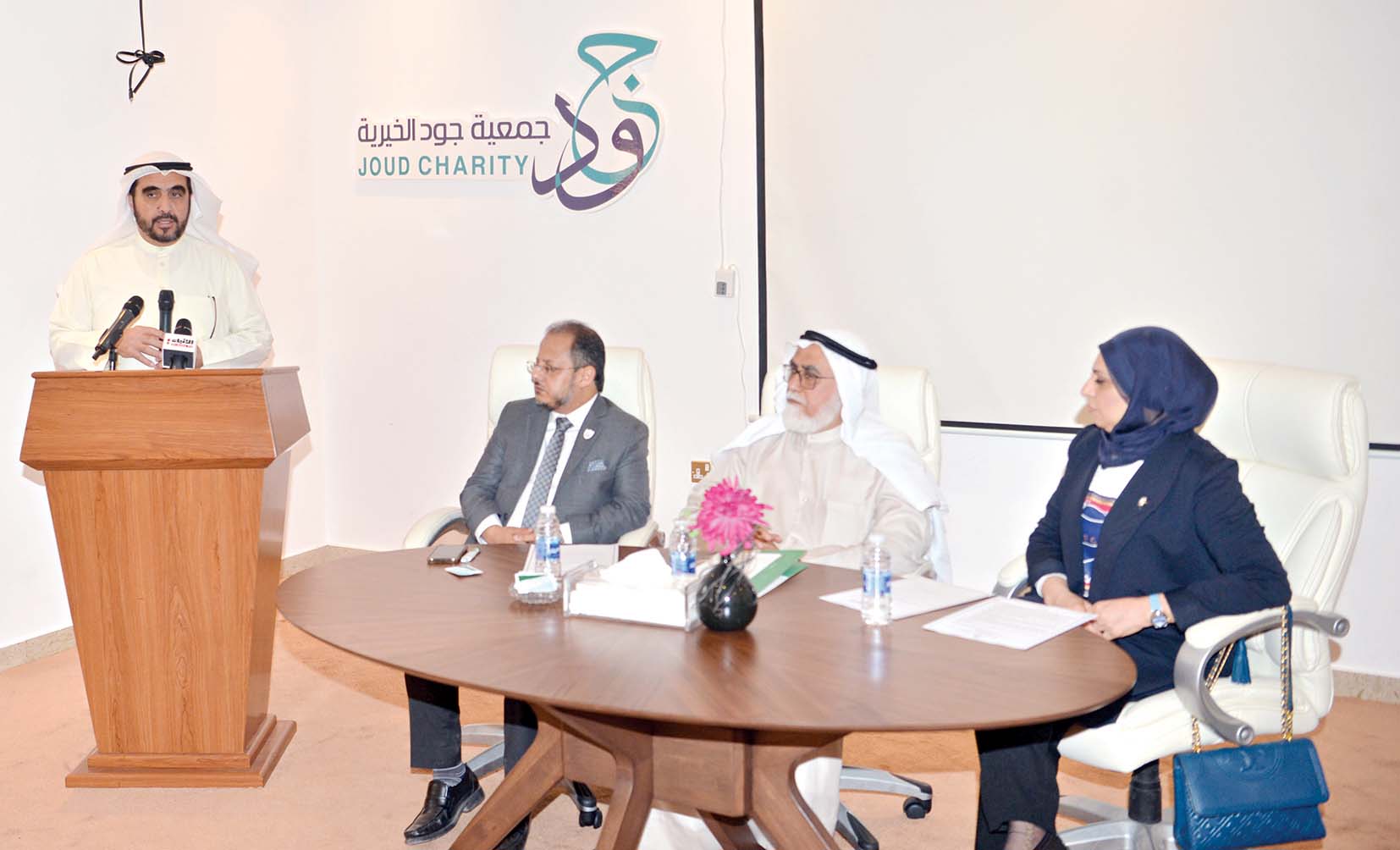 u0627u0644u0635u0645u064au0637 u0645u062au062du062fu062bu0627u064b u062eu0644u0627u0644 u0627u0644u062cu0644u0633u0629 u0627u0644u0646u0642u0627u0634u064au0629 u0648u0628u062fu0627 u0627u0644u062eu0631u0627u0641u064a u0648u0627u0644u0639u0646u0632u064a u0648u0627u0644u0631u0627u0634u062f