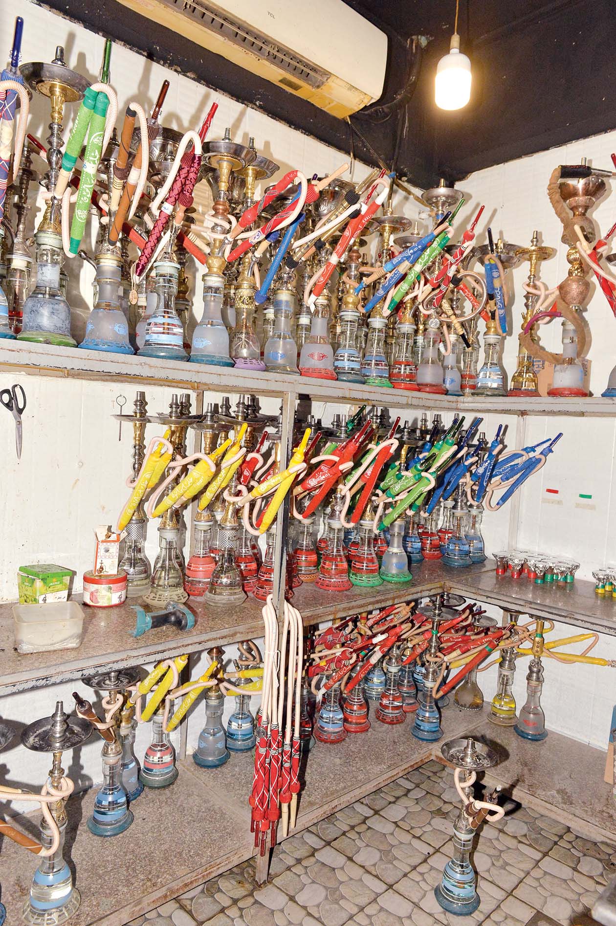 الشيشة عادت إلى الرفوف 